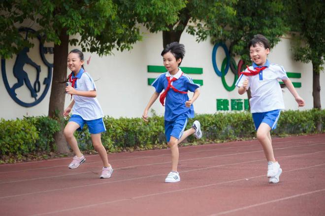 杏彩平台官网健康生活健康作息时间表春季家长做好这三件事孩子少生病更健康！